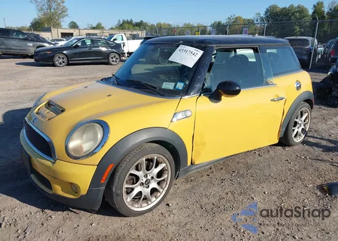 2009 Mini Cooper S z USA, uszkodzony, nr VIN WMWMF73569TX40077